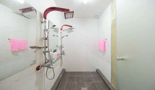 충북혁신도시 락쿤마사지 샤워실