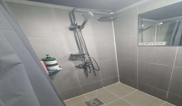 광주 일곡동 컬러 마사지샵 샤워실