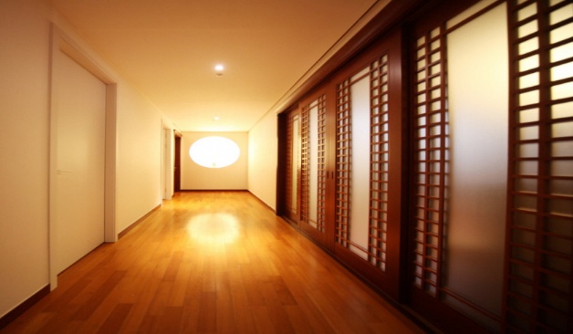 성남로얄테라피 복도 정면