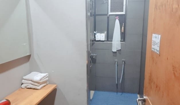 진주 휴타이 샤워실