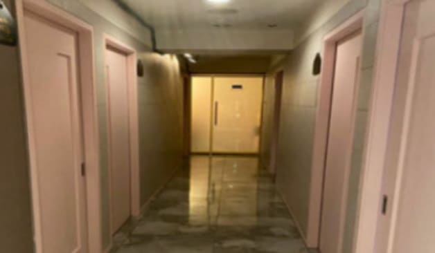 부산 닥터존슨 복도