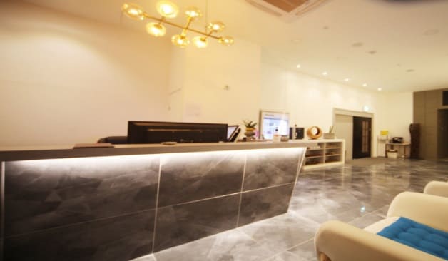 하남 휴앤미사 카운터 측면