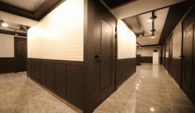 수원 럭셔리 복도 측면