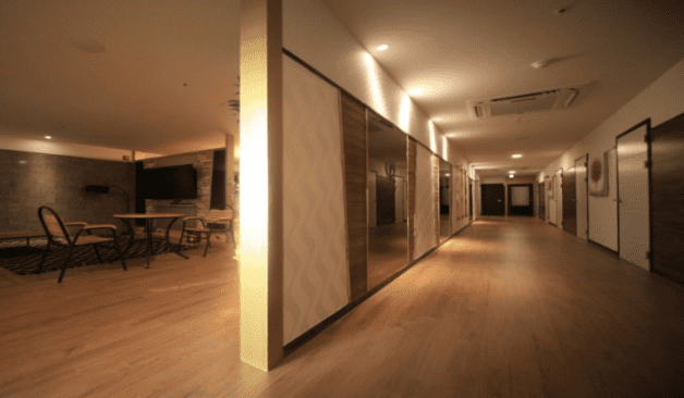 수원 골든테라피 휴게실 복도