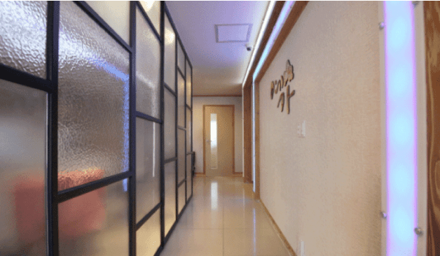 수원 예가 복도