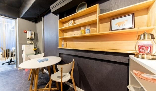 구의 윤테라피 휴게실 벽면