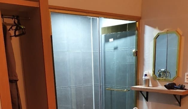 포항 디아나스웨디시 샤워실 벽면