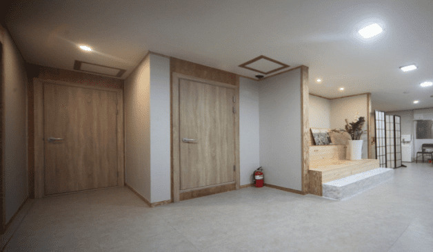 수원 도도테라피 복도 벽면